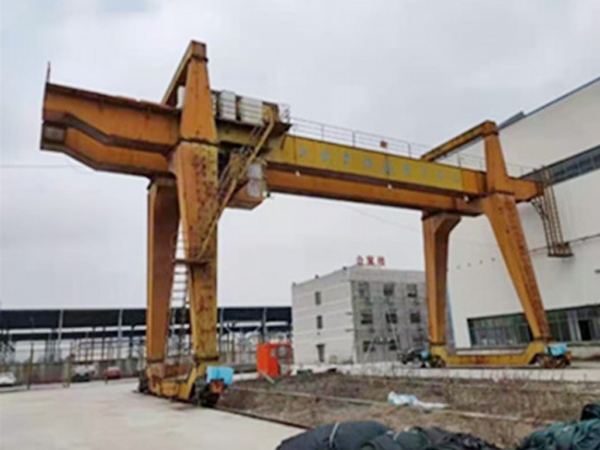 全包式門(mén)式起重機(jī)