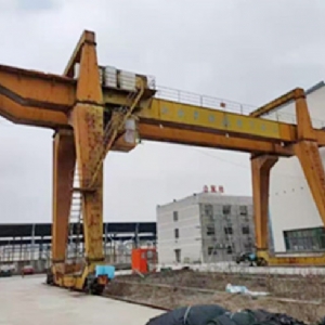 全包式門式起重機(jī)