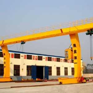 L型門式起重機(jī)